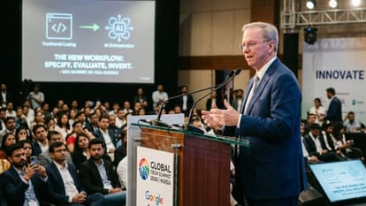 AI बदल रहा है Coding की दुनिया! Eric Schmidt का बड़ा बयान, क्या खत्म हो जाएगी Programming?